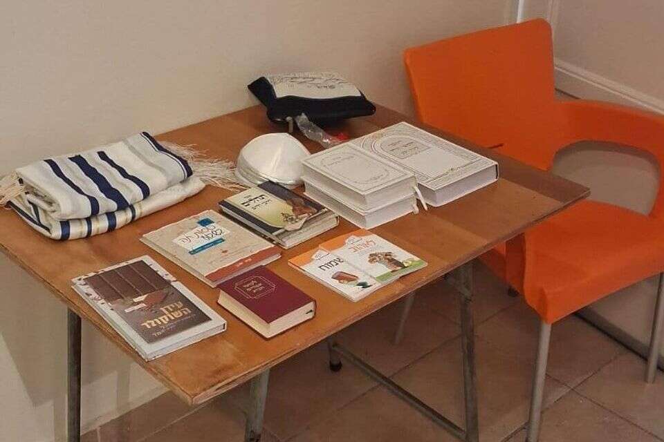 Between the walls of the prison: a place of prayer was inaugurated for Jewish prisoners in Greece