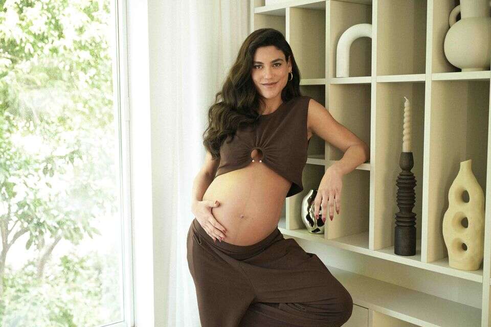 Just before giving birth: Shalmur Straussman like you've never seen before