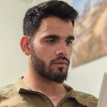 ישראל דויטש פונה באמבולנס לבית חולים