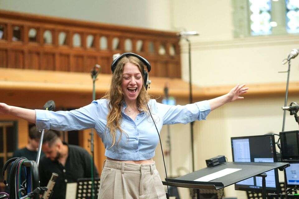 She conquers Hollywood - but wants to integrate in Israel