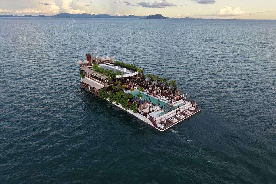 The web is on fire: a prestigious beach club in Phuket is accused of racism