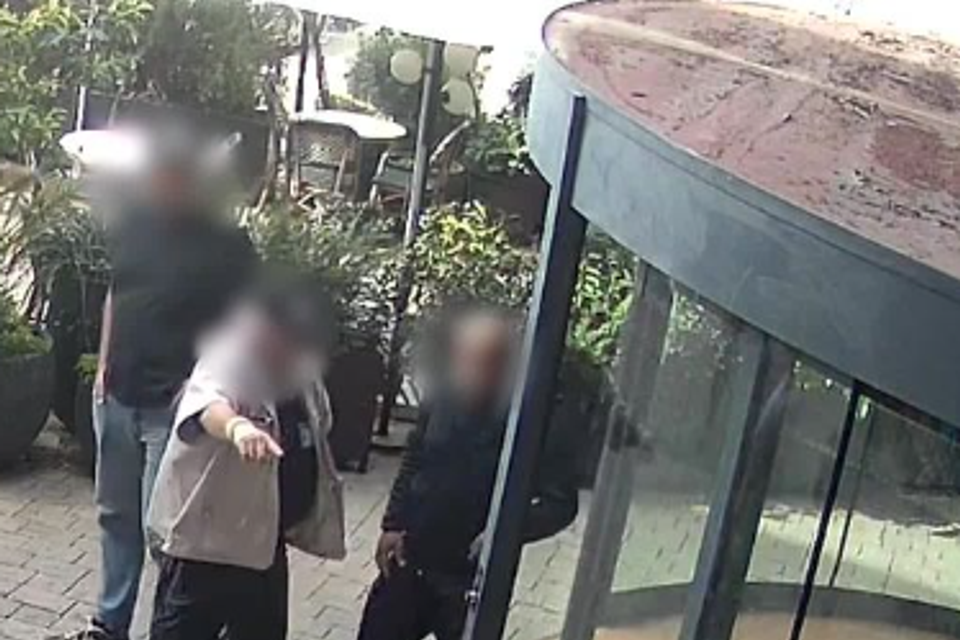 Watch: A terrorist who was released in the Shalit Hader deal to Israel, tried to enter the mall - and was caught