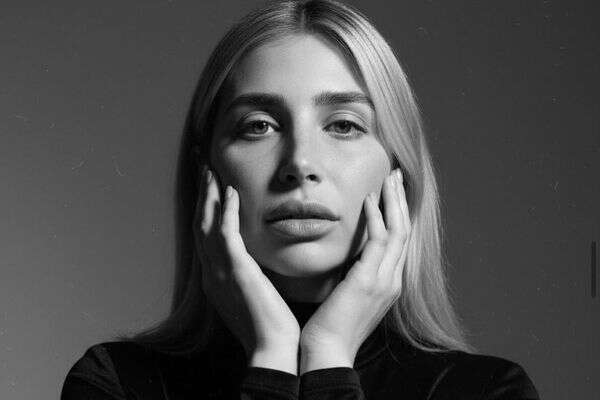 מין תמורת כסף. מעיין אשכנזי , אינסטגרם