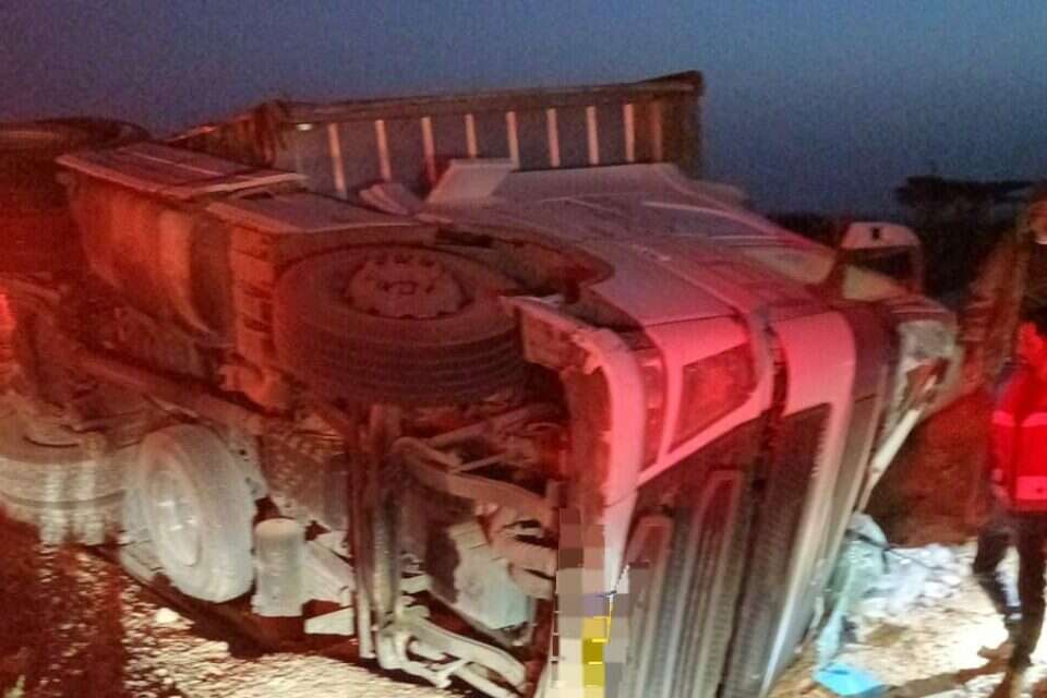 Musk rescue and evacuation: a truck overturned on Highway 90