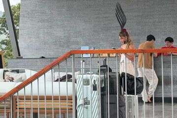 מאיה קיי ובן הזוג צמודים בתאילנד