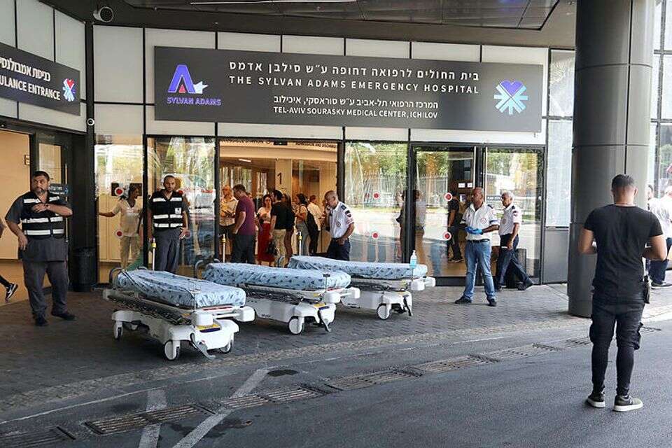 Ministry of Health: A security guard stationed in Ichilov fell ill with measles