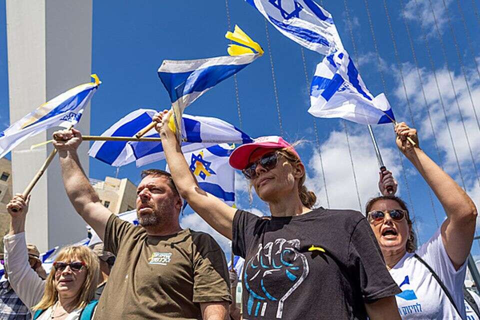 Courage to refuse, fear to declare: refuse to admit refusal