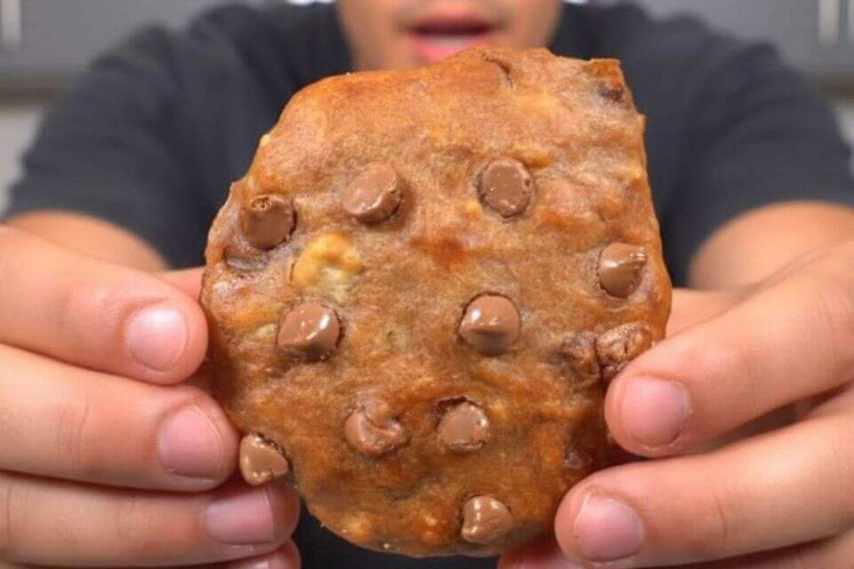 2 ingredients, 0 mistakes: the easiest protein cookie ever