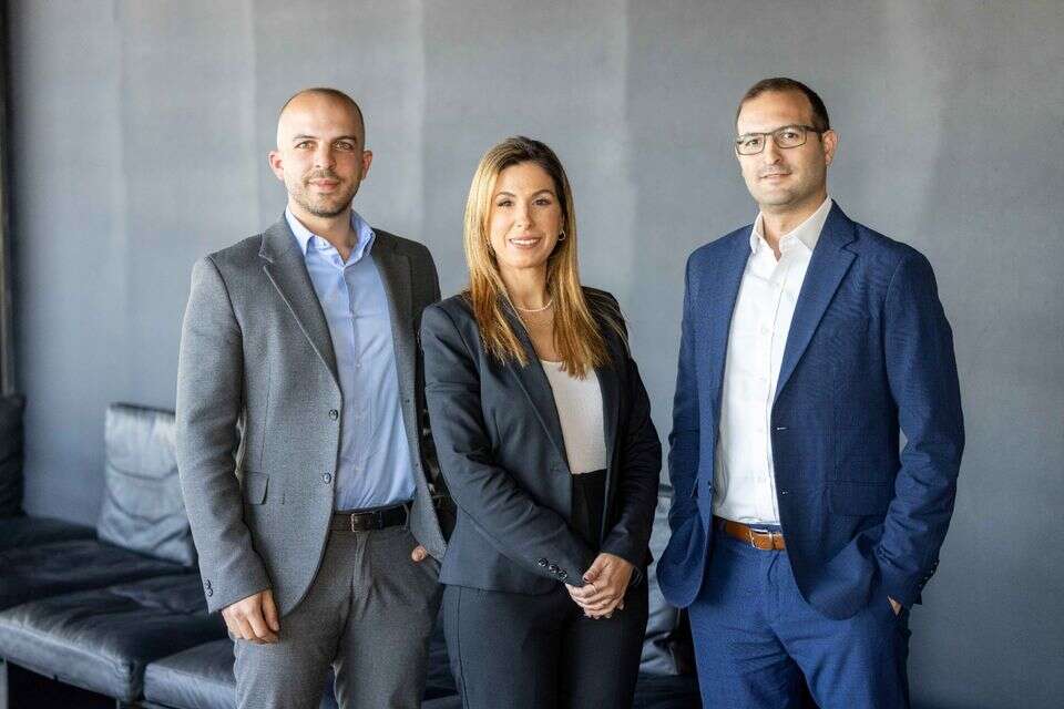 A hundred resumes of every standard: the battle for specialization in the leading real estate offices