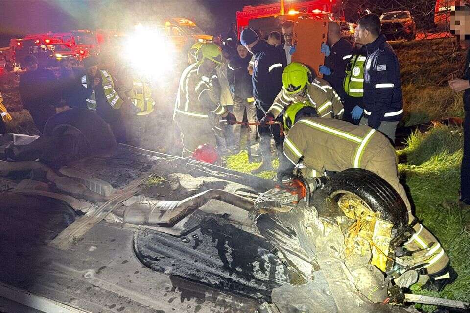 תאונה קשה בשרון: שני הרוגים ושני פצועים קשה בהתהפכות רכב