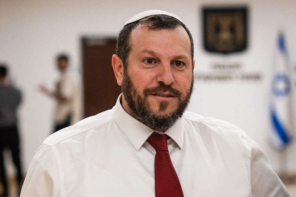 השר עמיחי אליהו , אורן בן חקון