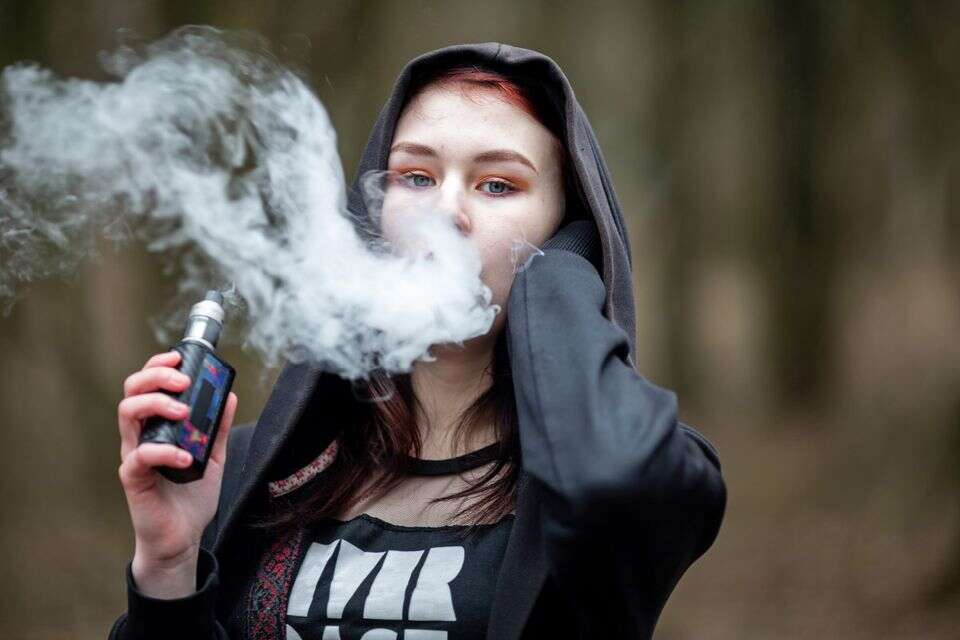 Dangerous smoke in the classroom: Will the Ministry of Education succeed in preventing smoking in school?