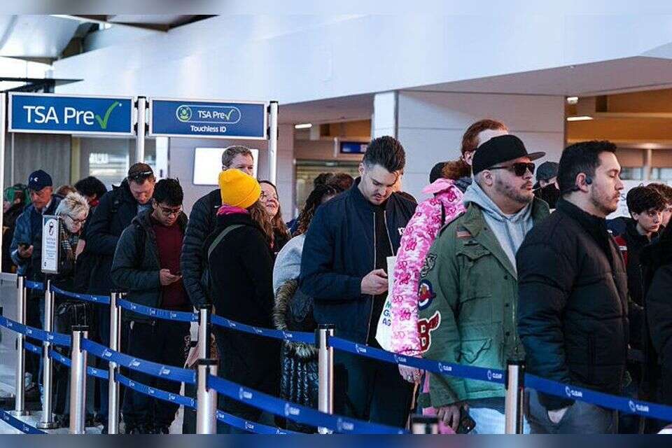 It's happening again: the government shutdown is creating chaos at the airports