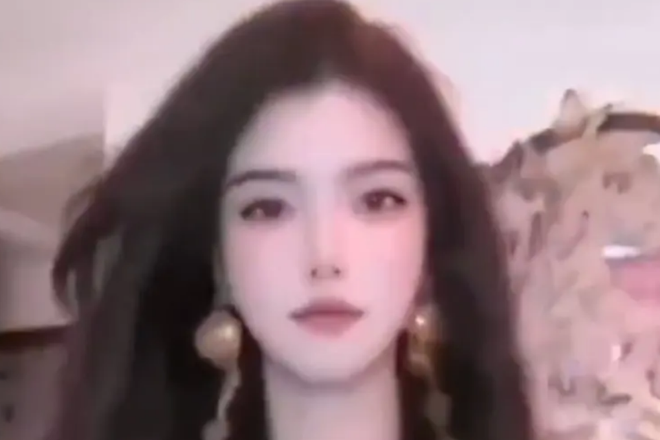 איבדה 140,000 עוקבים - בגלל תקלה שחשפה את פניה