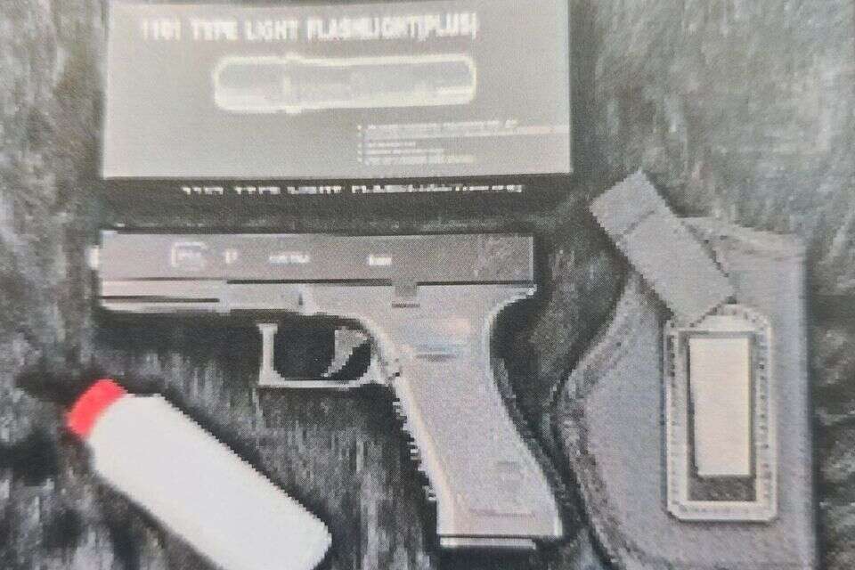הנשק שנתפס אצל המחבלים שתכננו את הפיגוע בכרמיאל , דוברות המשטרה