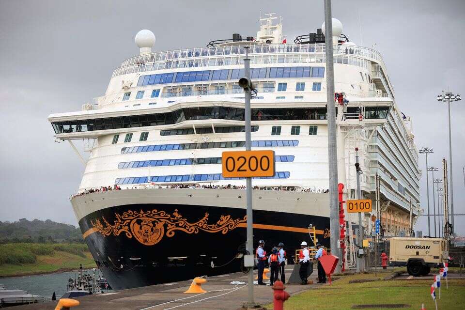 "Forced quarantine on the ship": what happened to the little girl in the Disney kids' club?