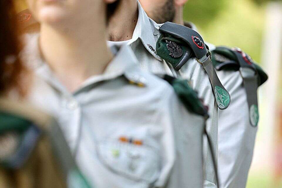 אנשי קבע , אורן כהן