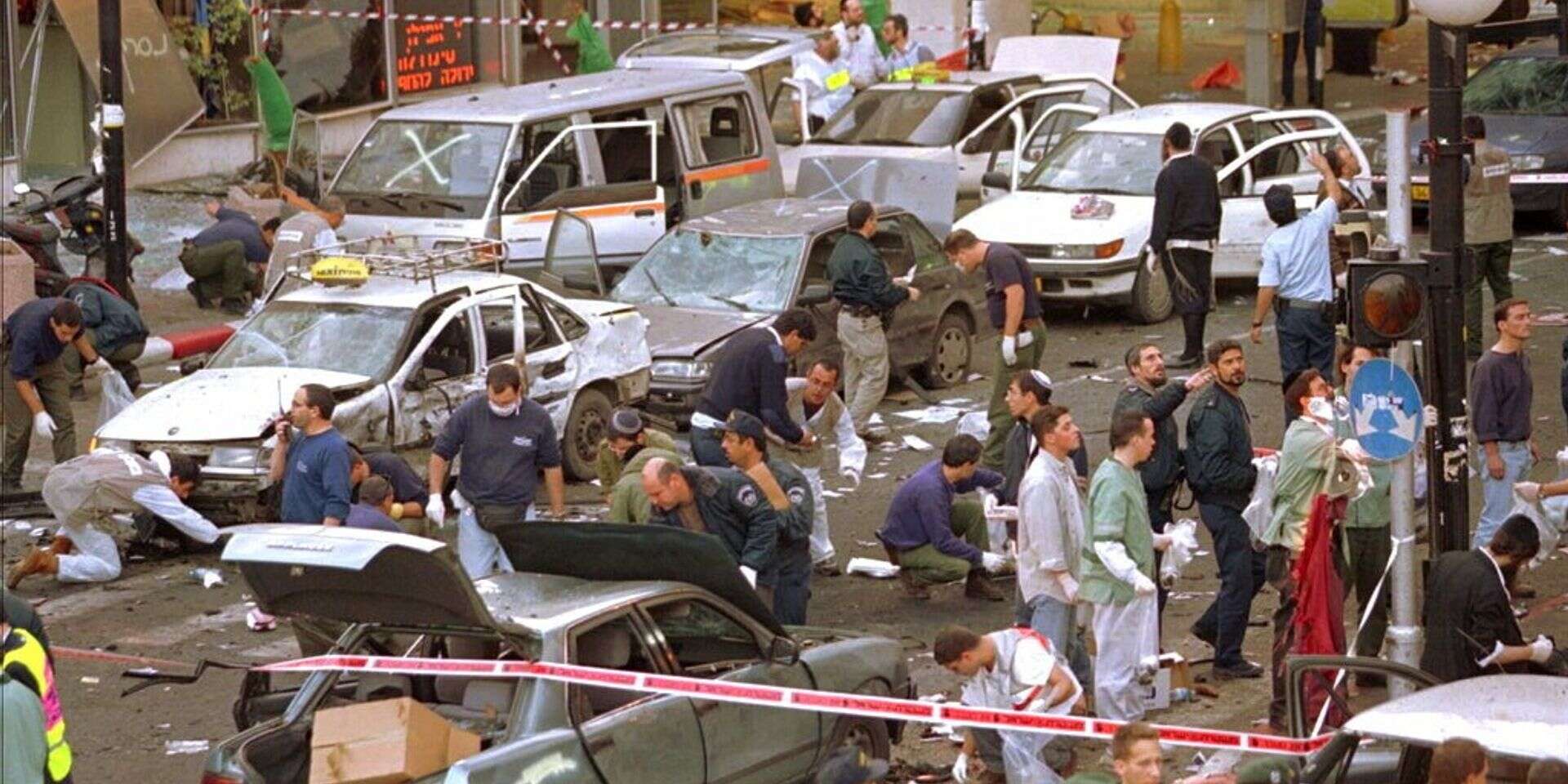 תיעוד מהפיגוע בדיזנגוף ב-1996 , ASSOCIATED PRESS