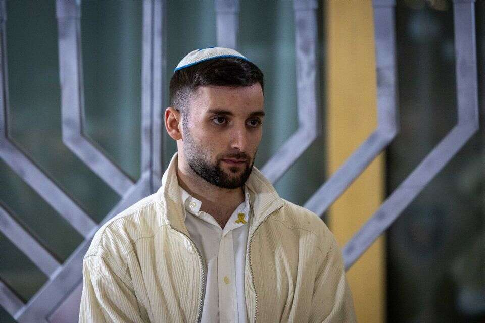 מתן אנגרסט , אורן בן חקון