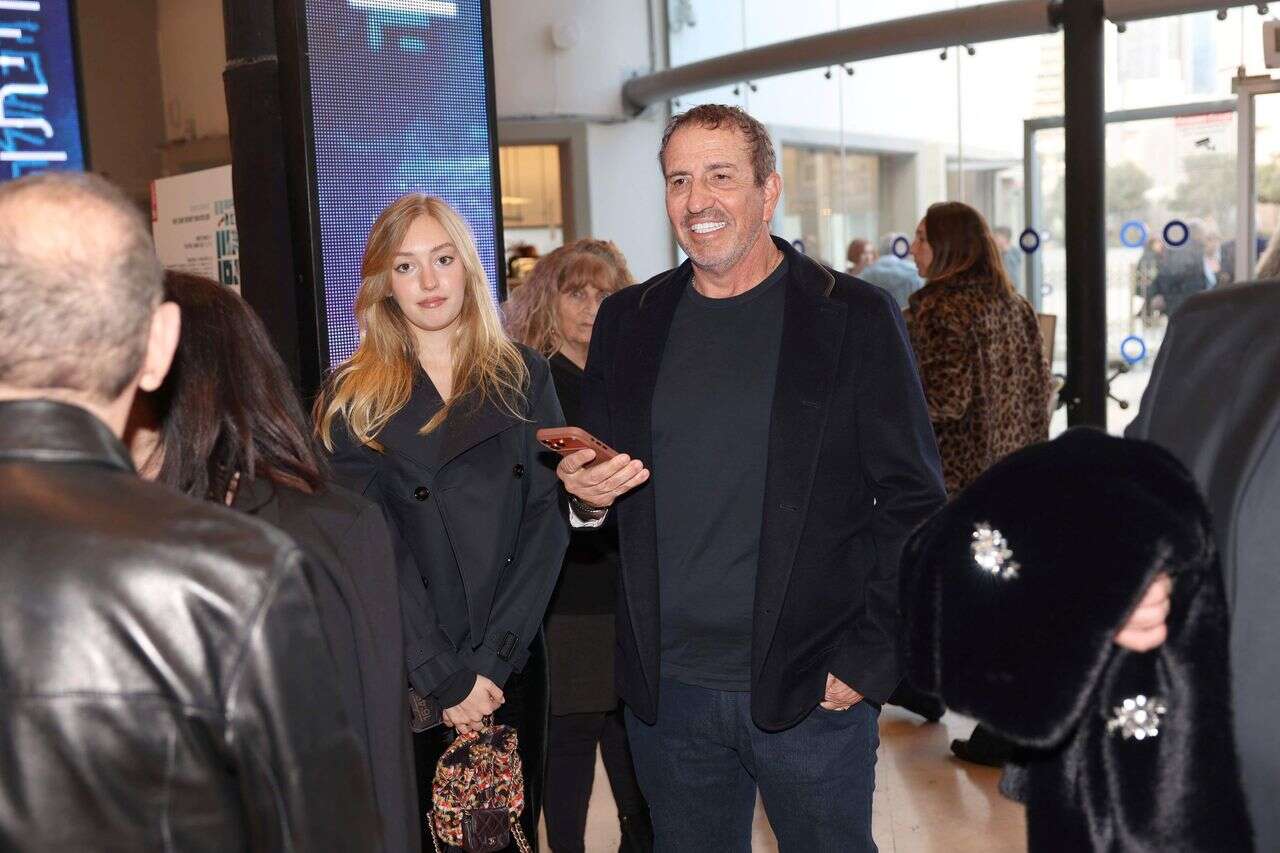 "Daughter, Spouse and Granddaughter": Eyal Waldman's video causes a stir