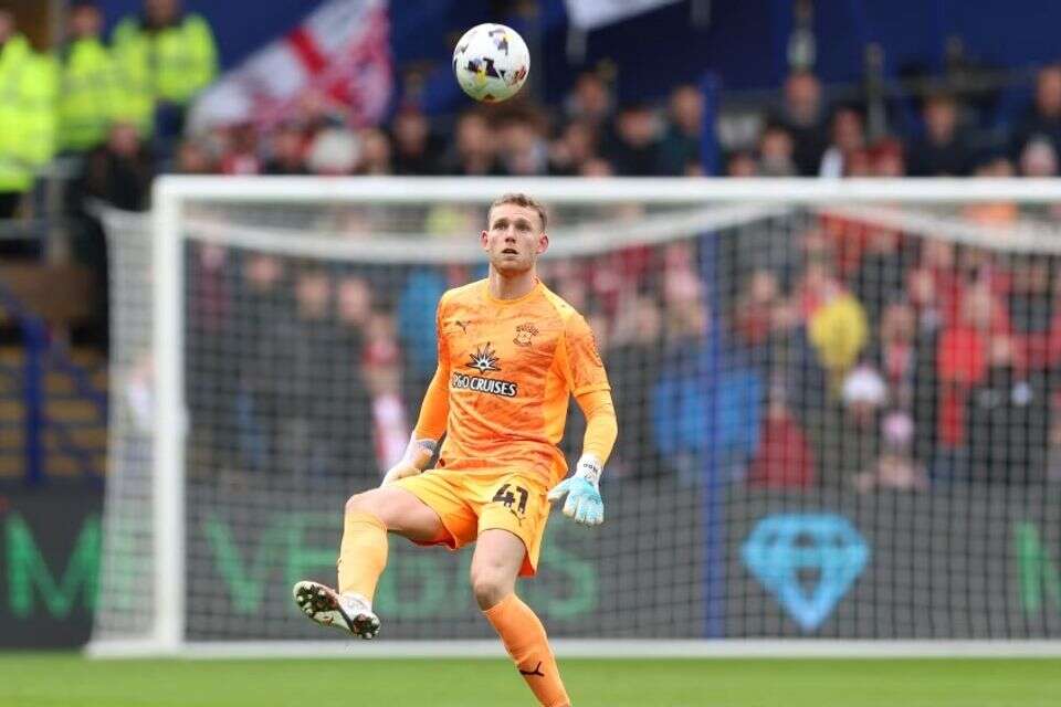 דניאל פרץ במדי סאות'המפטון , Southampton FC 