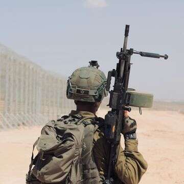 מדים צבאיים זה מדליק? "נשים דווקא נרתעות"