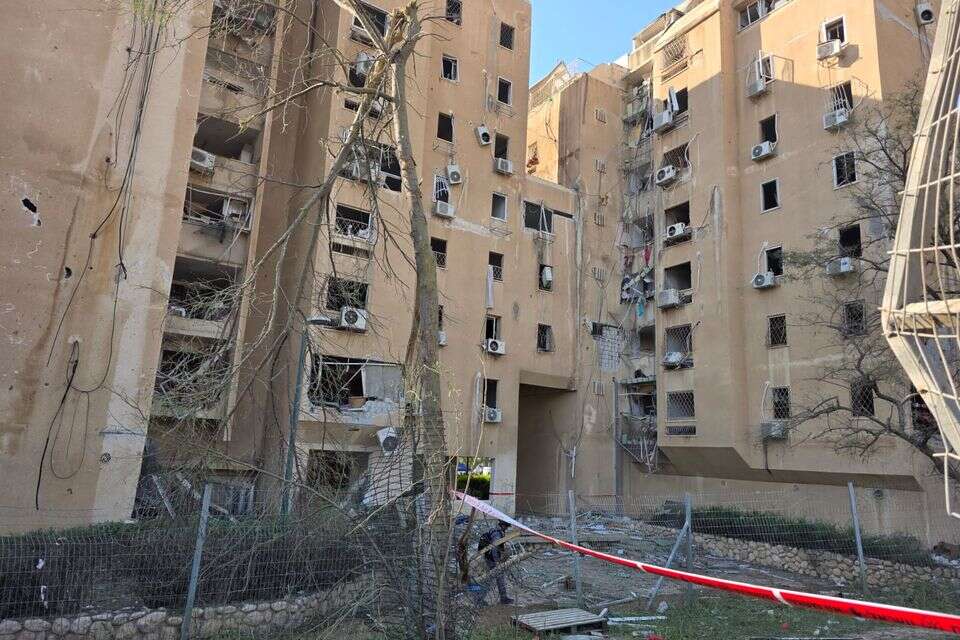 בניינים שספגו פגיעה בבאר שבע במהלך מבצע "שאגת הארי" , דודו גרינשפן