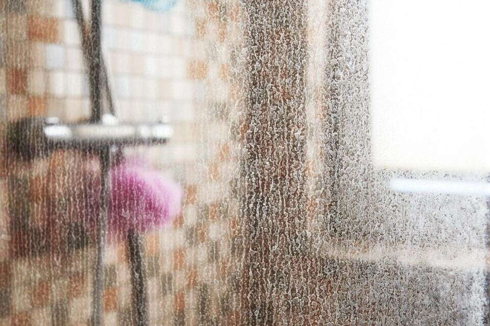 מקלחת ניקיון , istockphoto