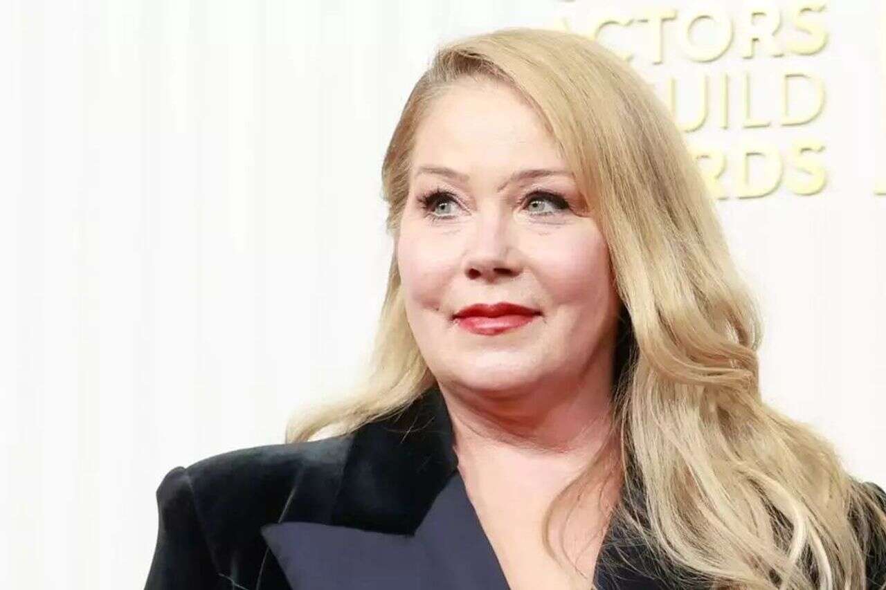 Heavy concern about Christina Applegate's condition: "She doesn't really have good days"