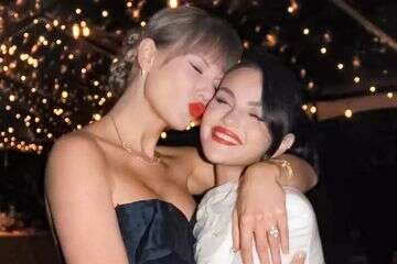 המעריצים צדקו: סלינה מאשרת את התאוריה של מעריצי טיילור