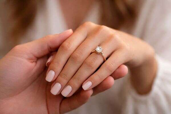 הצעת נישואים (אילוסטרציה) , נוצר באמצעות gemini