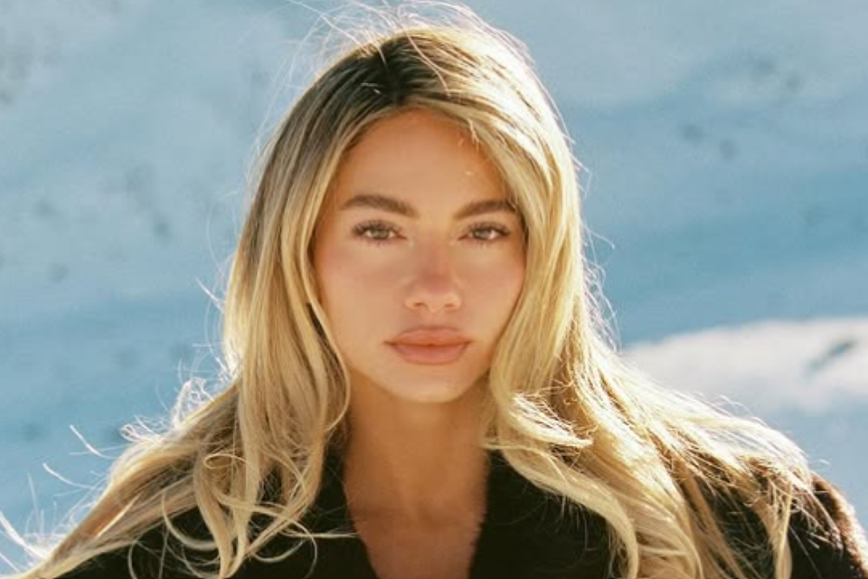 "Arabs with kaffias convinced me to travel with them": the model's journey to Israel