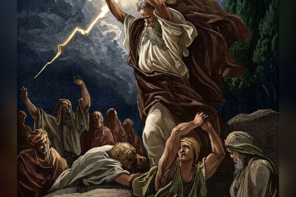 From the breaking of the plates to the lion's roar: Iran receives a lesson in history