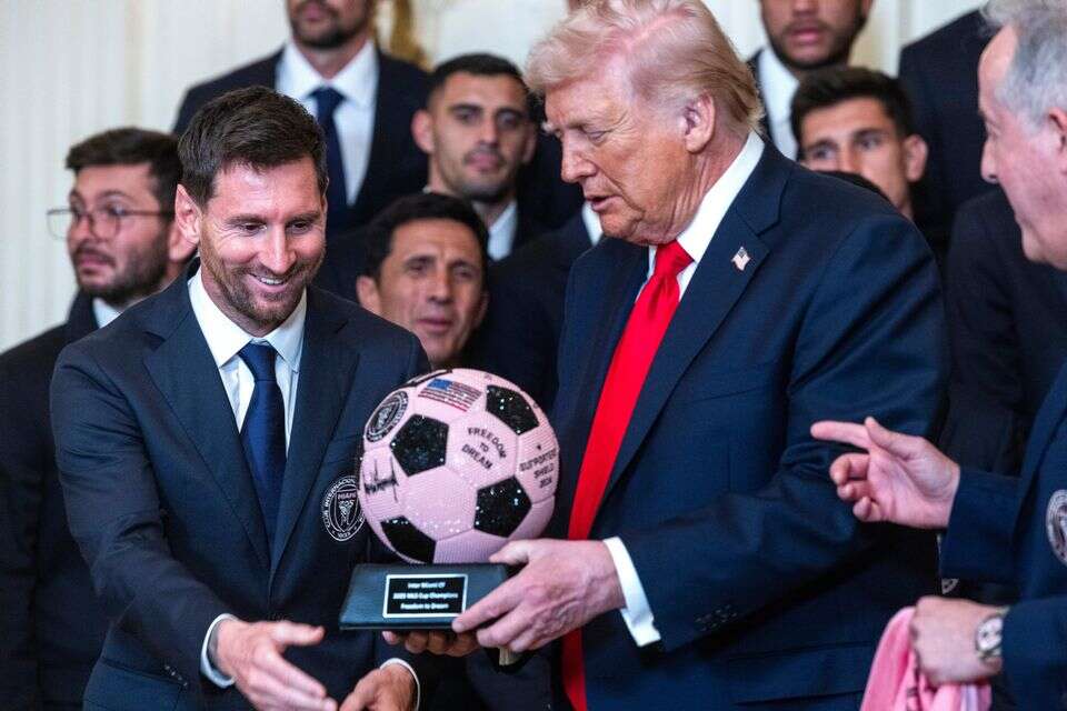 Donald Trump embarrassed Lionel Messi: "My son is a fan of Ronaldo"