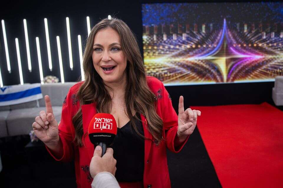 A secret suitor? The gift that was waiting for Keren Ples outside the house