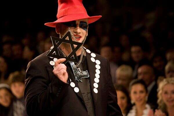 בוי ג'ורג' בתצוגת אופנה בלונדון, 2007 , REUTERS/Kevin Coombs 