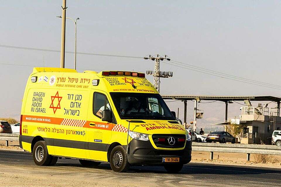 אמבולנס של מד"א (ארכיון) , אורן בן חקון