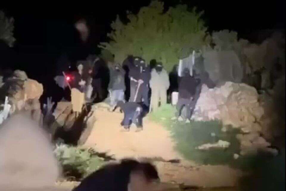 ישראלים רעולי פנים מתעמתים עם פלסטינים (ארכיון) , רשתות ערביות