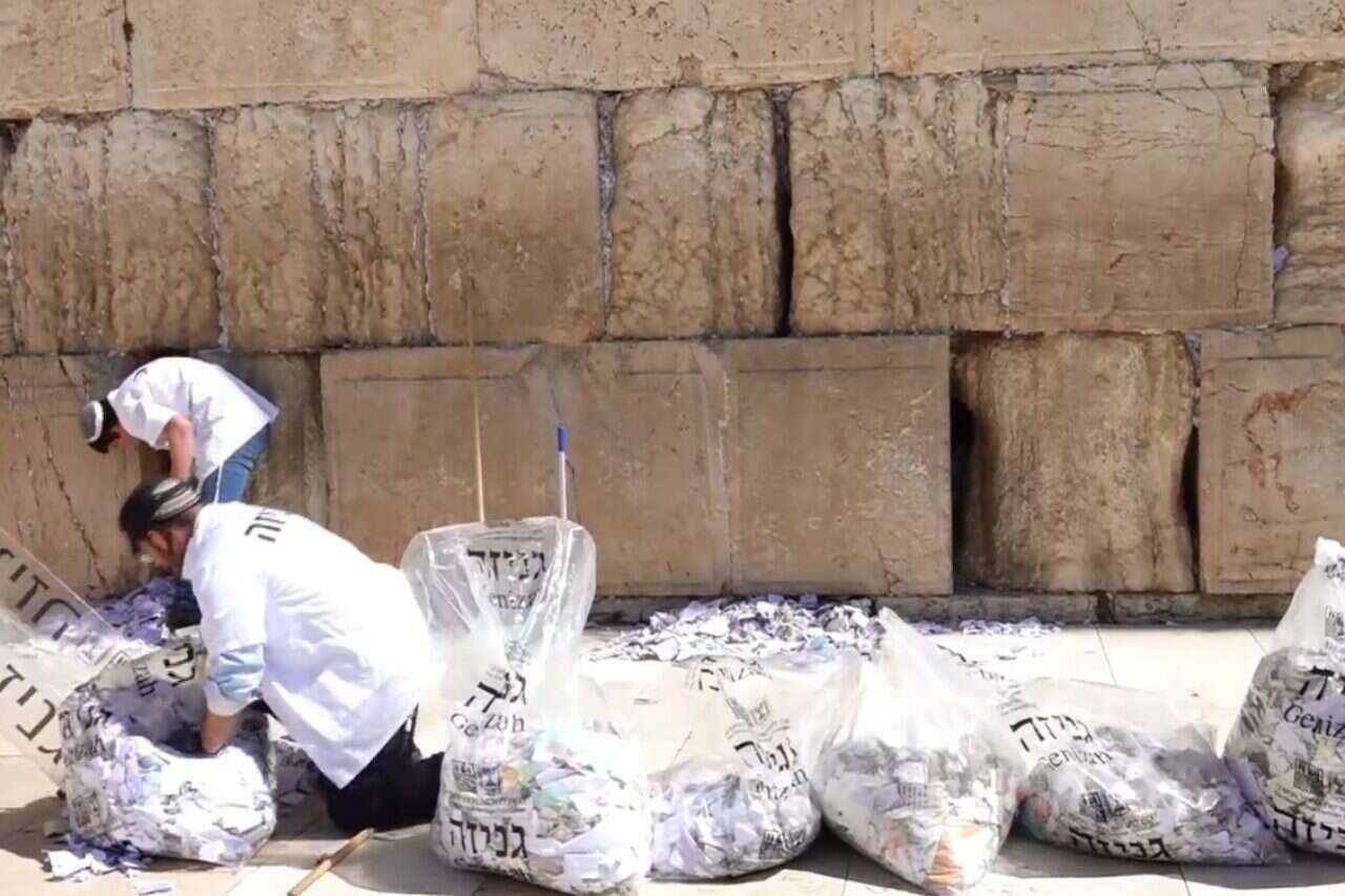 In the shadow of the war, with notes from Iran: watch the operation at the Western Wall