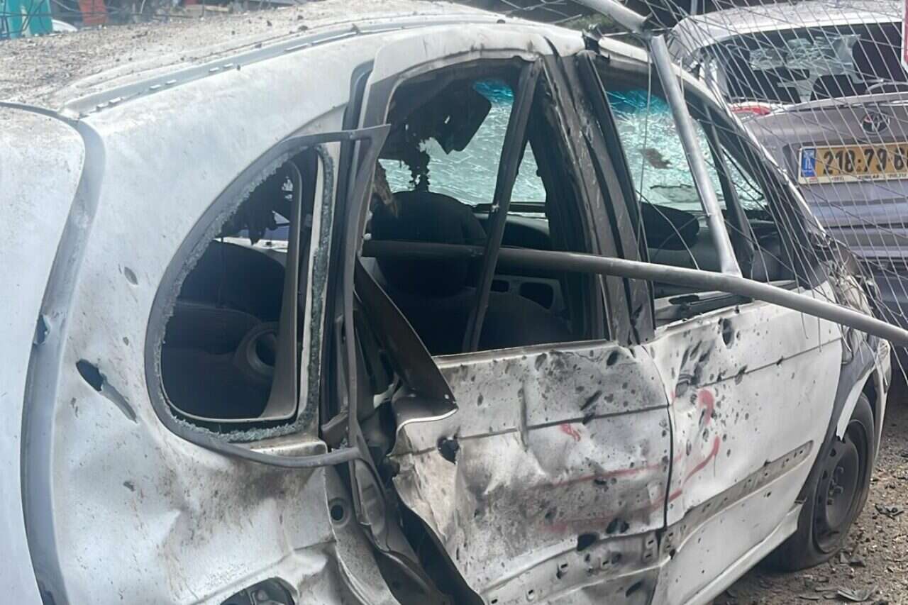 "We heard the whistle and saw the bundle fall": the evidence from the fall scenes in the center