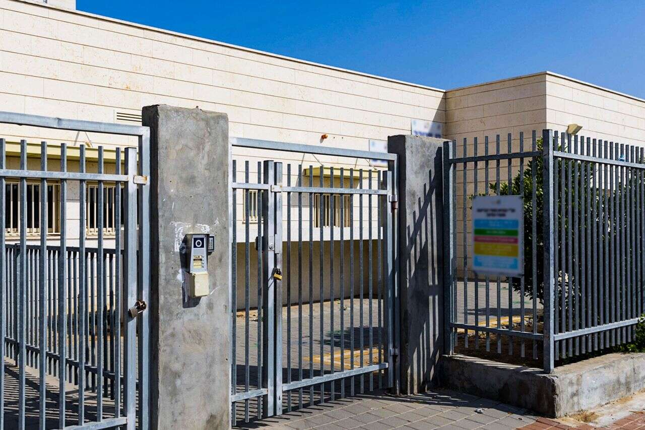 "Unbearable and beyond all limits": A group of parents attacked teachers and a school principal