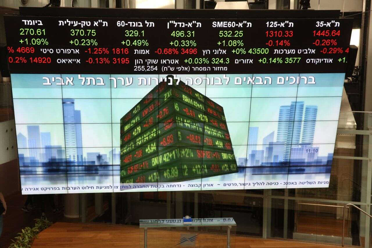 Trump effect? The dollar and oil are falling