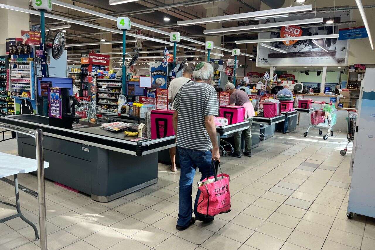 הגיעה עד לקופה הראשית: "העוקץ" השקט של הקופאית ברמי לוי