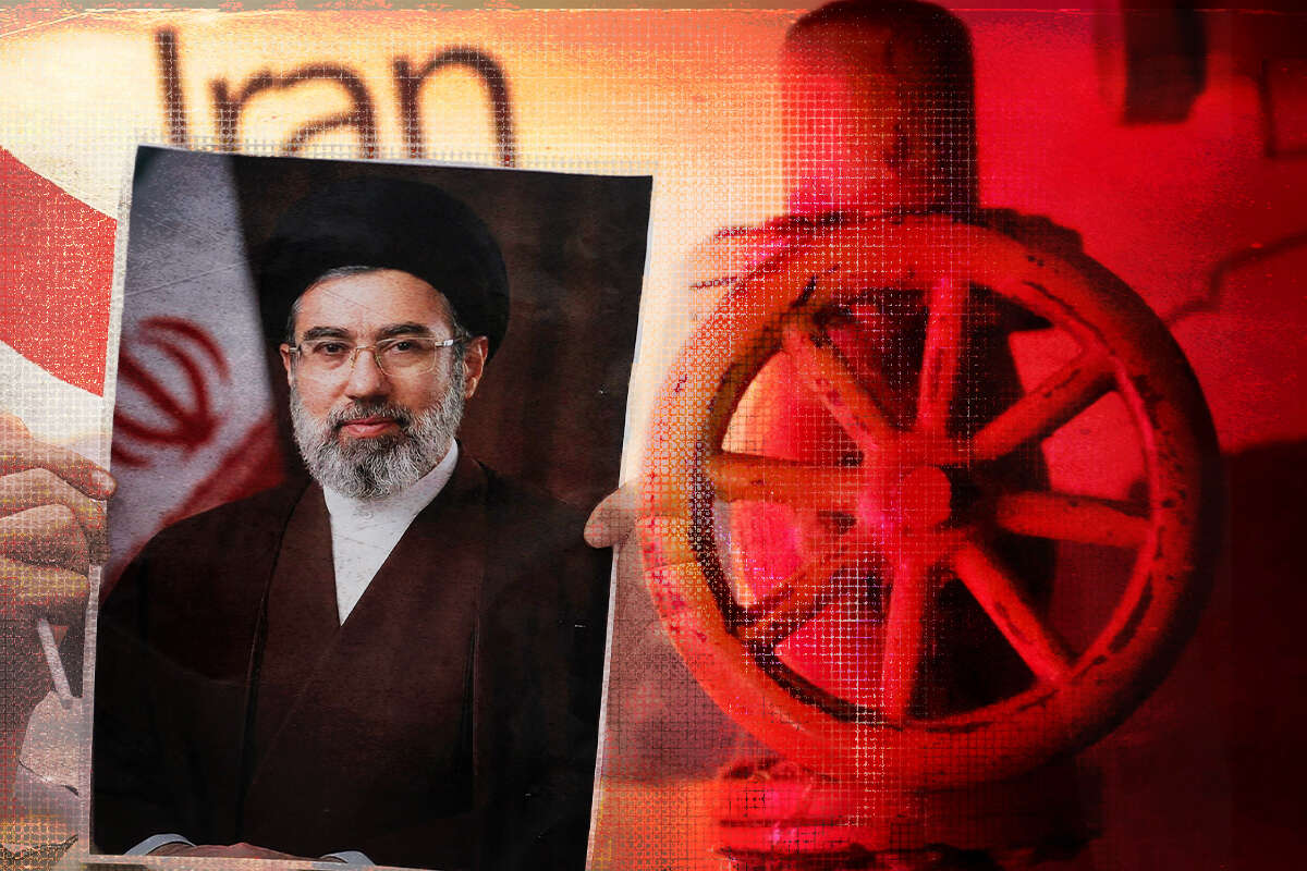 מוג'תבא חמינאי על רקע איראן. מאיים על מצר הורמוז , רויטרס/אי.אף.פי