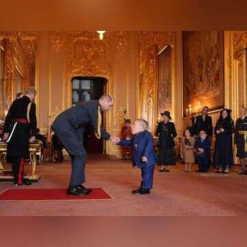 קידת הנסיך: כוכב "הארי פוטר" זכה באות כבוד