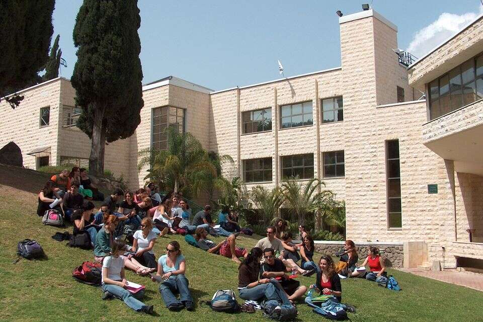 סטודנטים בקמפוס אקדמיית תל חי (ארכיון)
, ללא