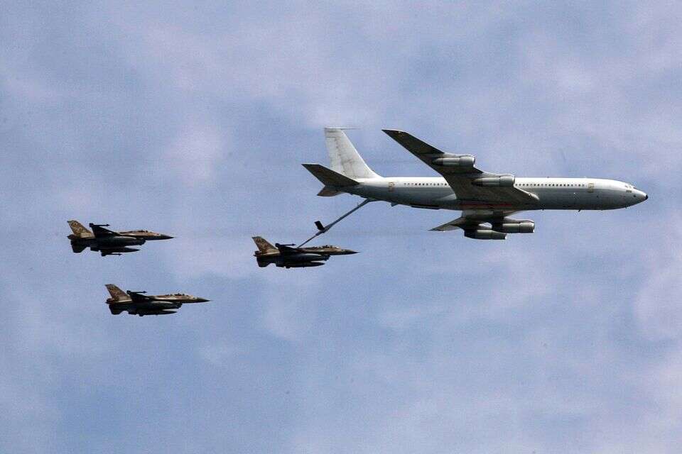 מטוס תדלוק מדגם KC-135 מתדלק מטוסי קרב
??? ?????
?????
???? , AFP