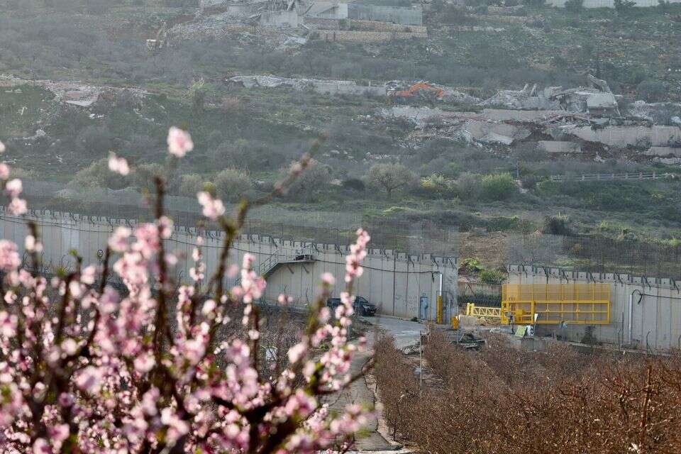 בין שווארמה לנ"ט: המציאות הבלתי אפשרית של מי שנשארו בגבול הצפון