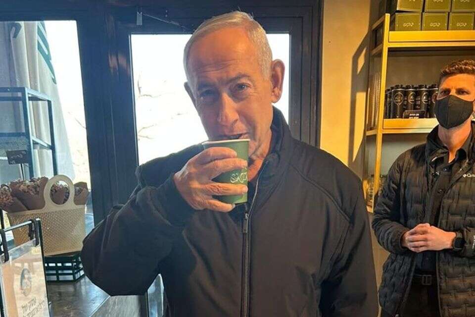 נתניהו בקפה סטף , שימוש לפי סעיף 27א לחוק זכויות יוצרים