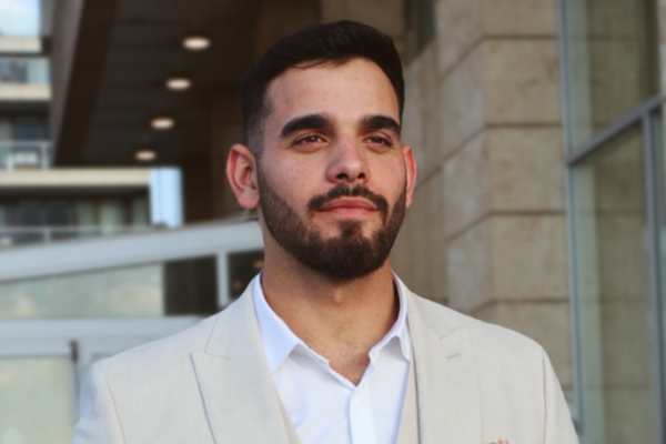 עומד בפני שינוי גדול. ישראל דויטש מ"ווארט" , אינסטגרם